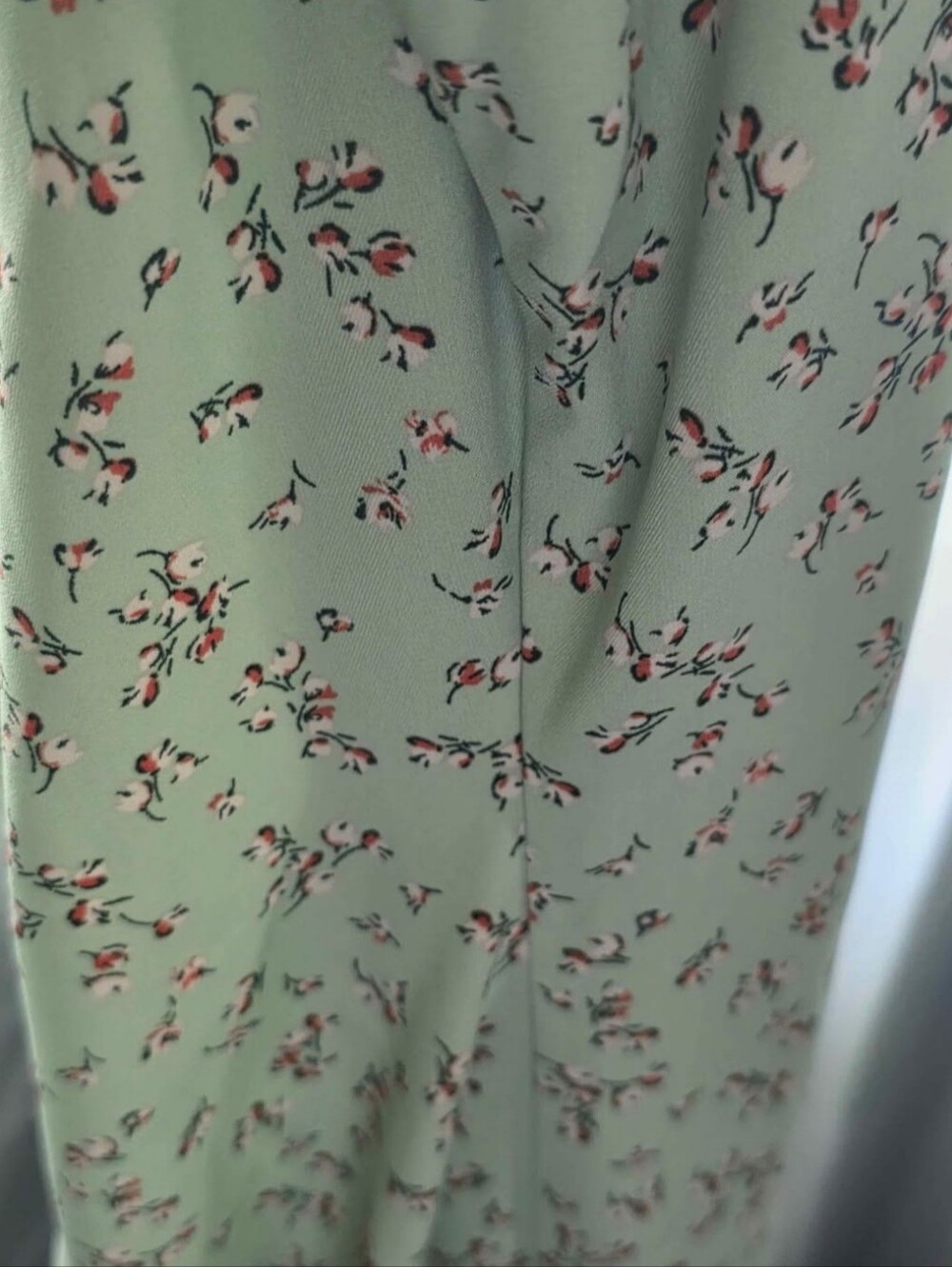(L) Mint green, Cinched Front, Slit Dress. Accurate Color In Last Photo - Picture 9 of 9